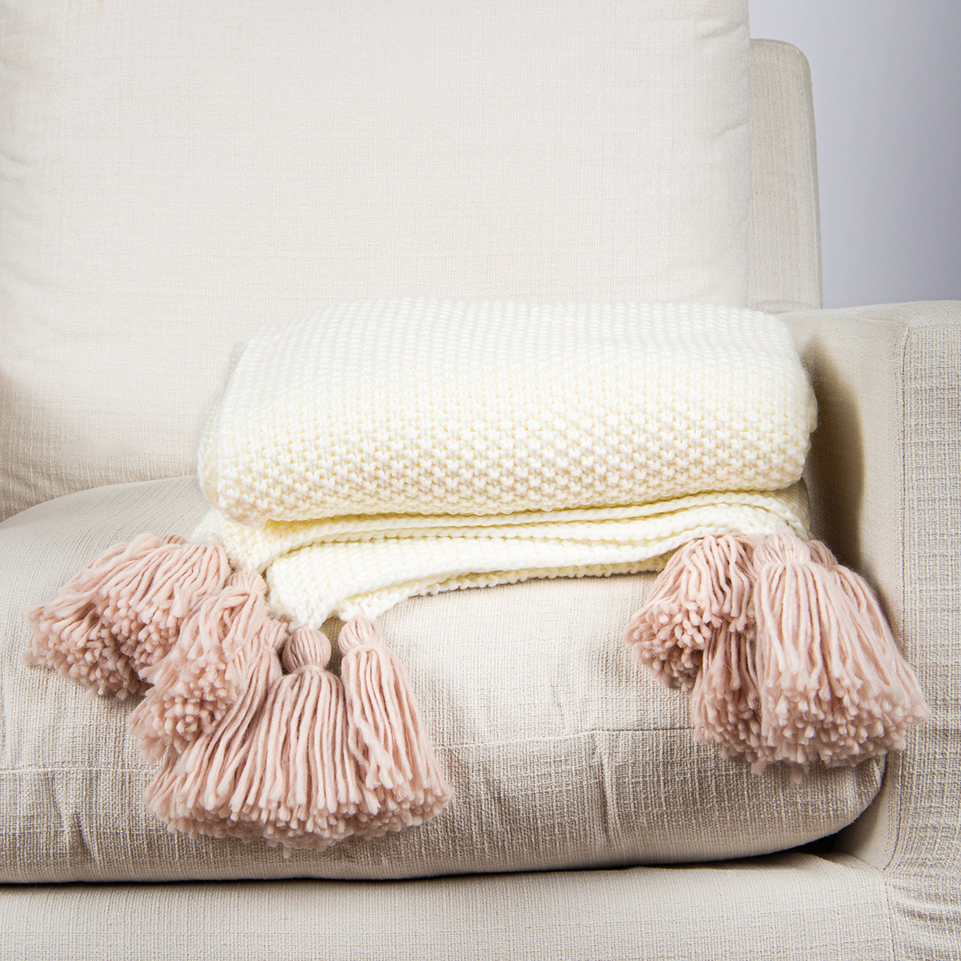 Big Tassel Knit Throw